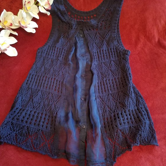 Sheer button back Tank - Picture 6 of 9